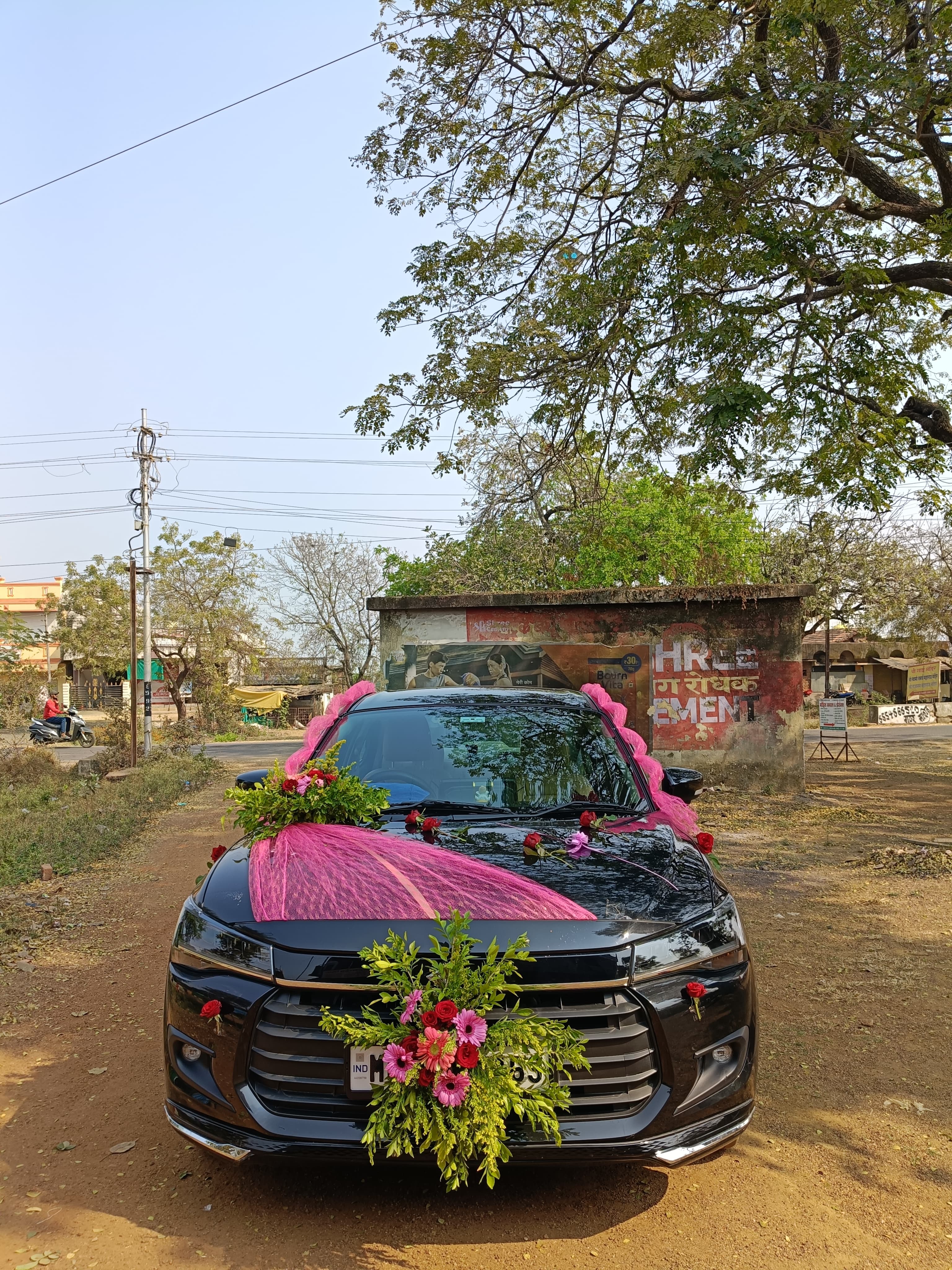 Floral decorated wedding car